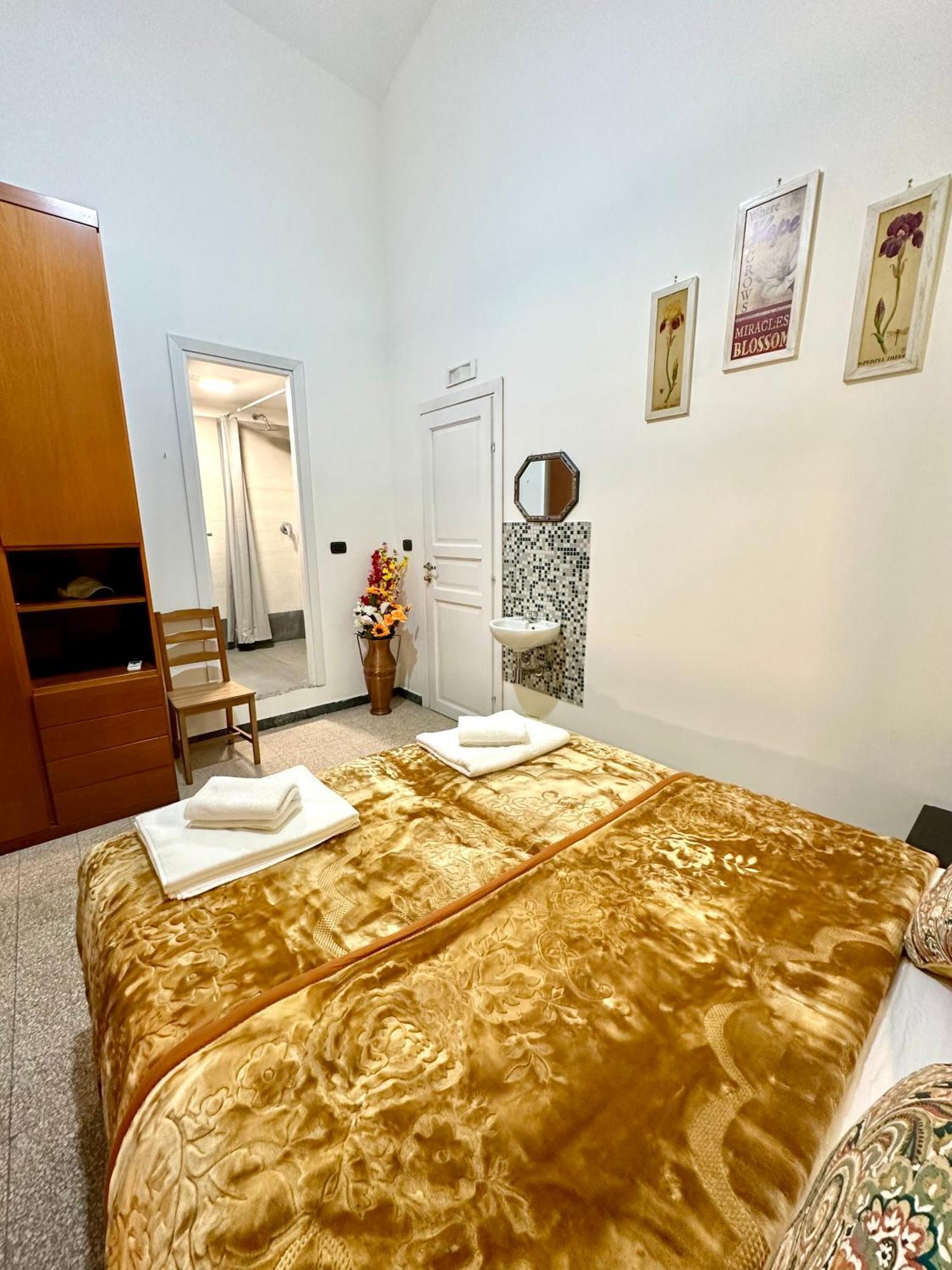 B&B Termini Colosseo Suite Roma Esterno foto